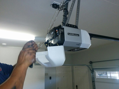 Signs That Your Garage Door Opener Needs to be Repaired